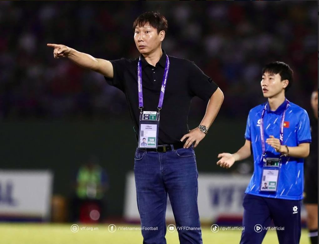 ong-kim-sang-sik-dua-ra-lenh-cam-moi-voi-doi-tuyen-viet-nam-aa