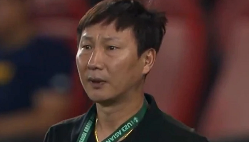 truyen-thong-han-quoc-noi-ve-thu-thach-cay-nghiet-cho-hlv-kim-sang-sik