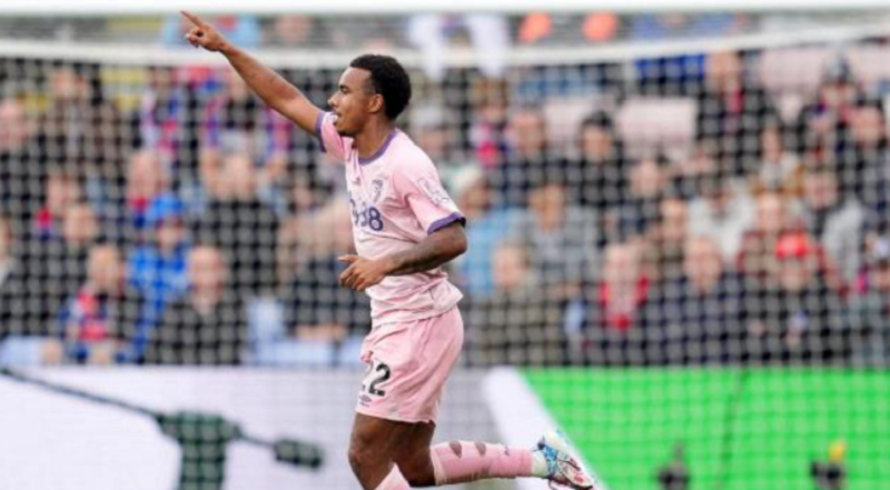 arsenal-nhap-cuoc-dua-gianh-eli-junior-kroupi-voi-psg