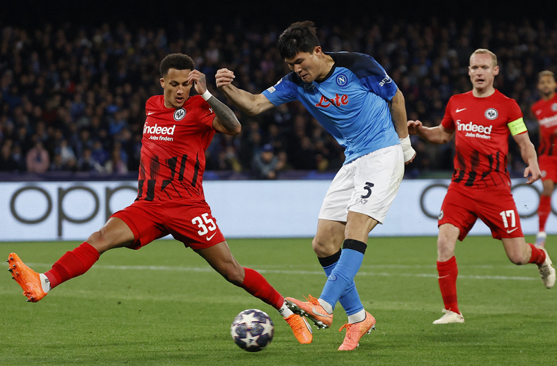 chelsea-nham-kim-min-jae-quan-bai-lon-cho-hang-thu