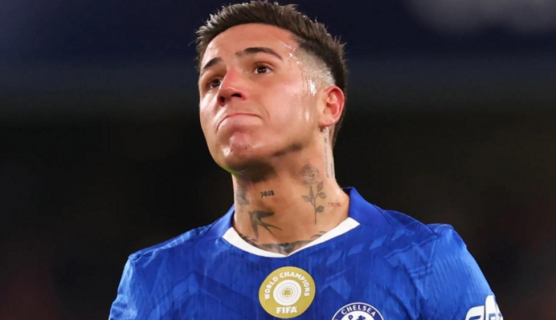 enzo-fernandez-de-ngo-tuong-lai-sau-cu-soc-bi-psg-loai-khoi-champions-league