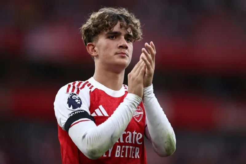 arsenal-doi-mat-thu-thach-lon-trong-viec-bao-ve-tai-nang-tre-max-dowman