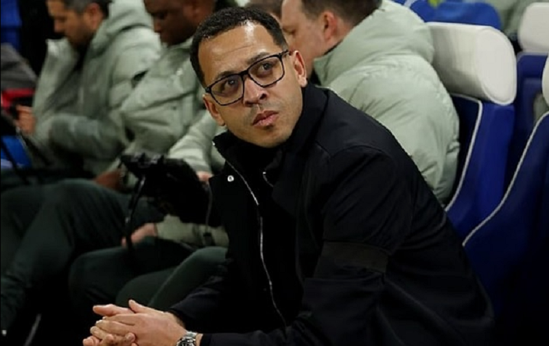 rosenior-cham-cot-moc-dang-quen-chelsea-lao-doc-sau-that-bai-truoc-psg