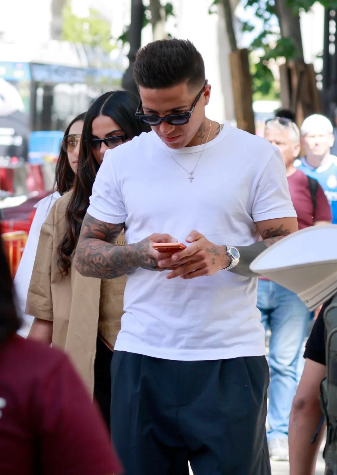 Tiền vệ của Chelsea đã bị bắt gặp tại thủ đô Tây Ban Nha chưa đầy 24 giờ sau chiến thắng của đội bóng trước Leeds United ở bán kết FA Cup.