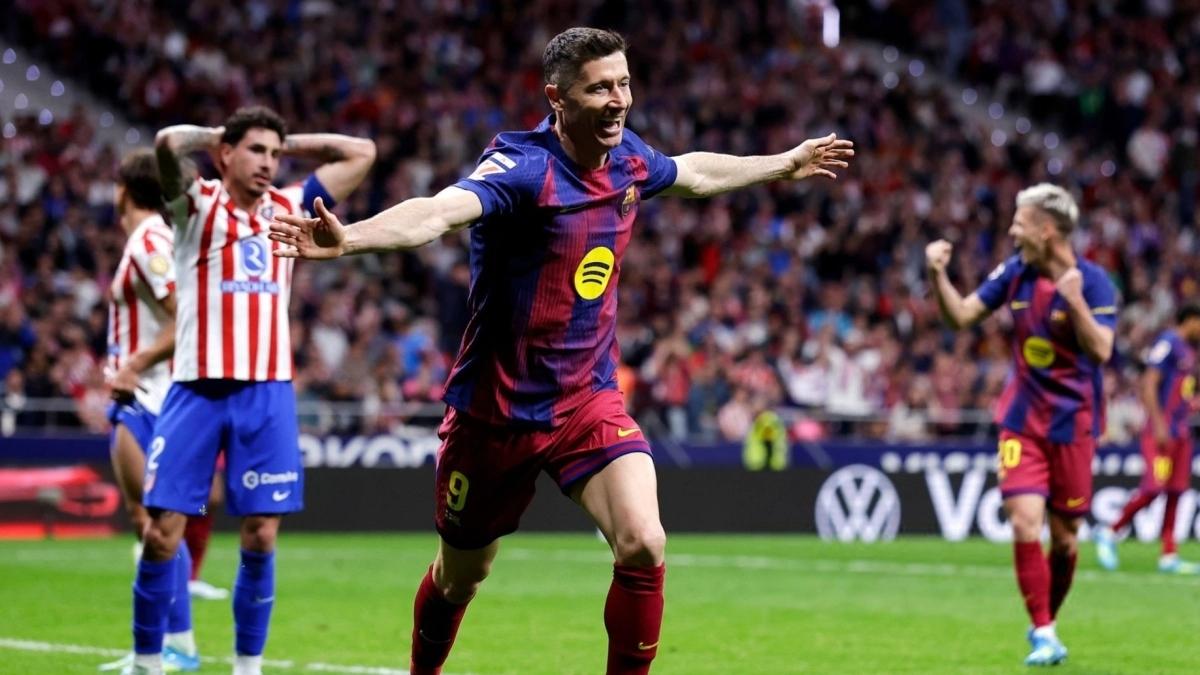 Chelsea nhắm chiêu mộ Lewandowski.